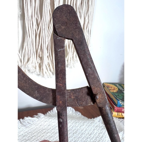 Large, Rusted Drafting Compass (4048) - Picture 8 of 8